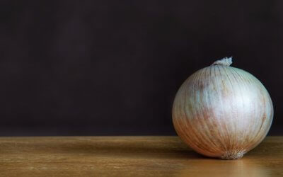 Why is onion confit indispensable for the end of year festivities ?