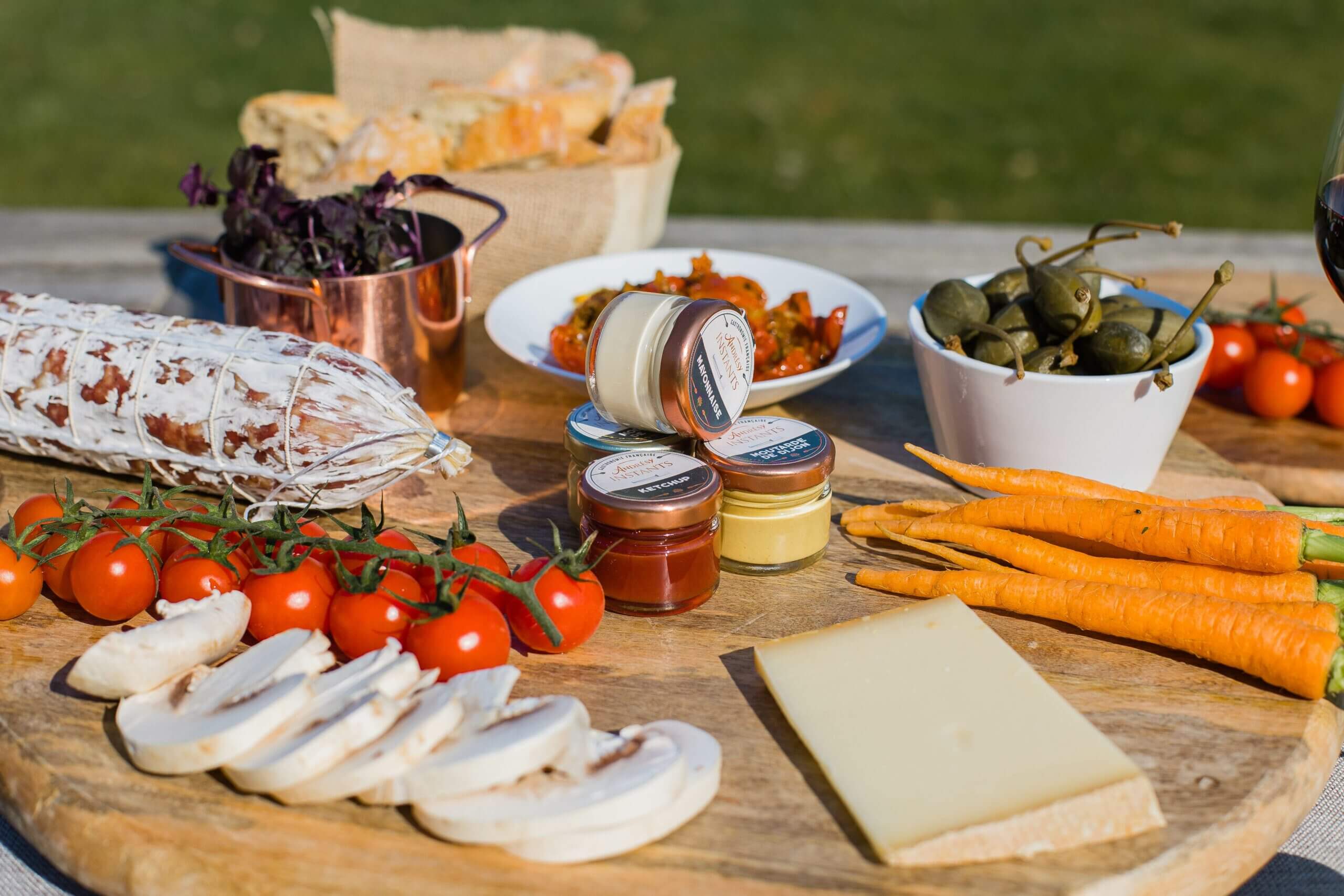 maison-andresy-condiments range-mustard-ketchup-mayonnaise